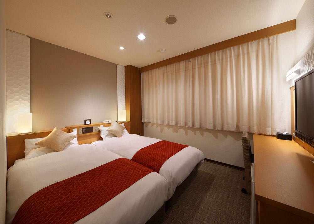 Via Inn Himeji Bagian luar foto