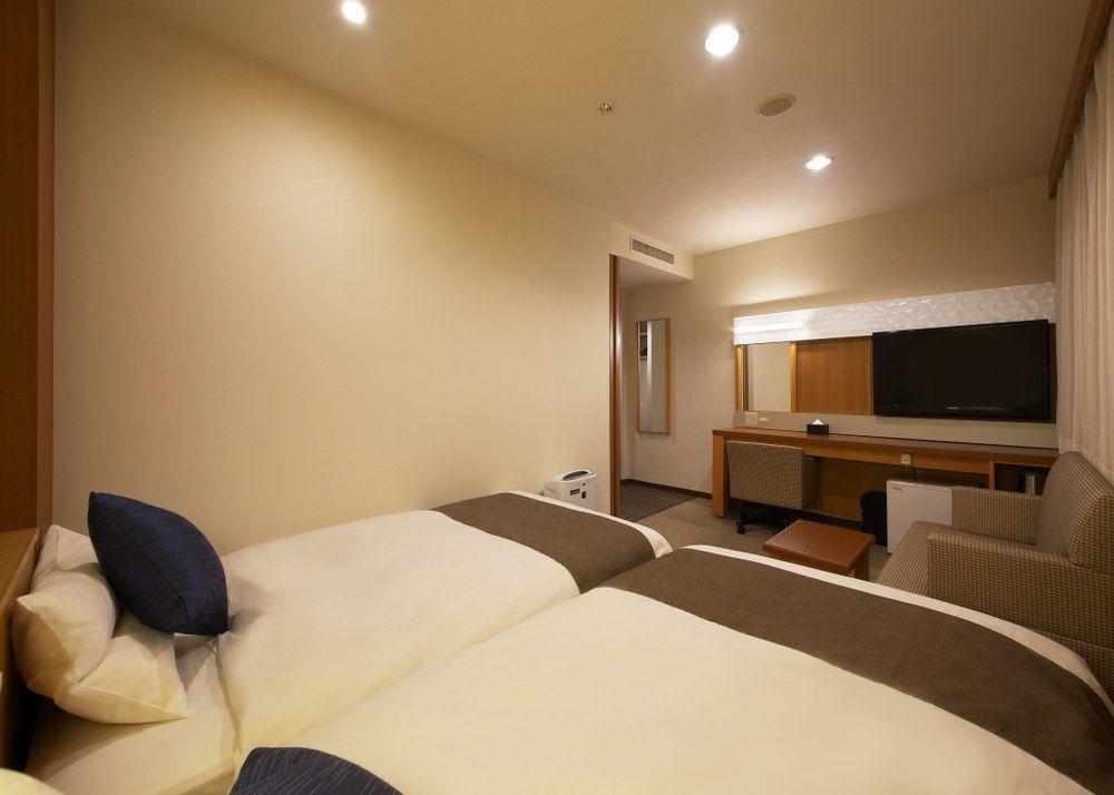 Via Inn Himeji Bagian luar foto