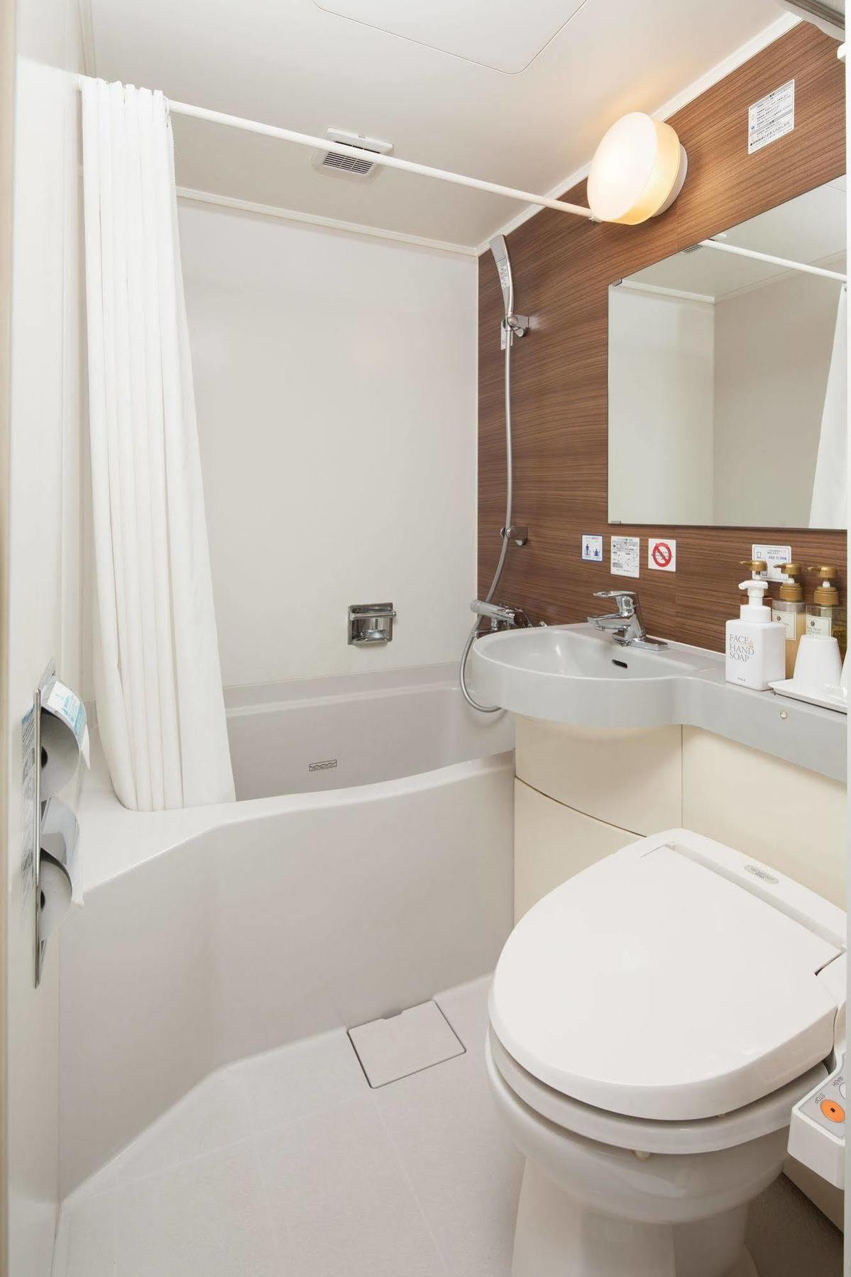 Via Inn Himeji Bagian luar foto